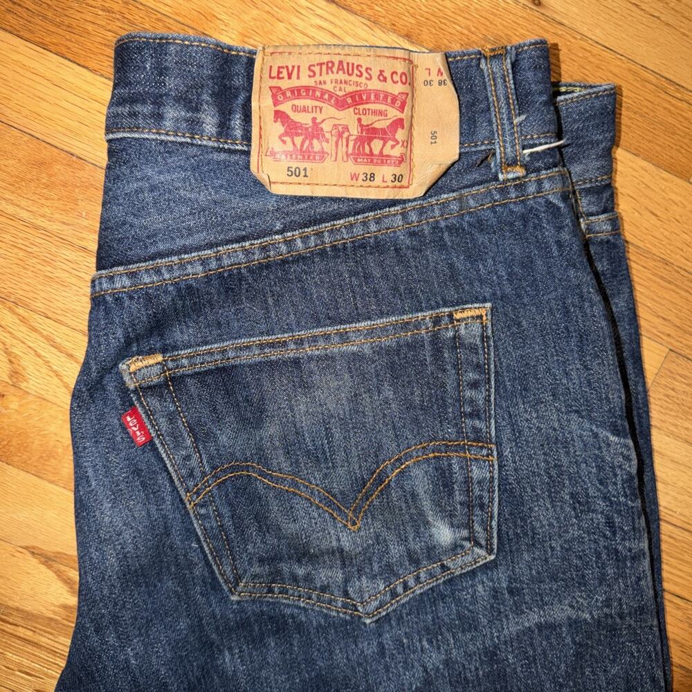 Levis Jeans Mens Vintage 501 38x30 Blue, Dark Wash Button Fly Straight Classic